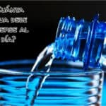 ¿Cuánta agua debe beberse al día?